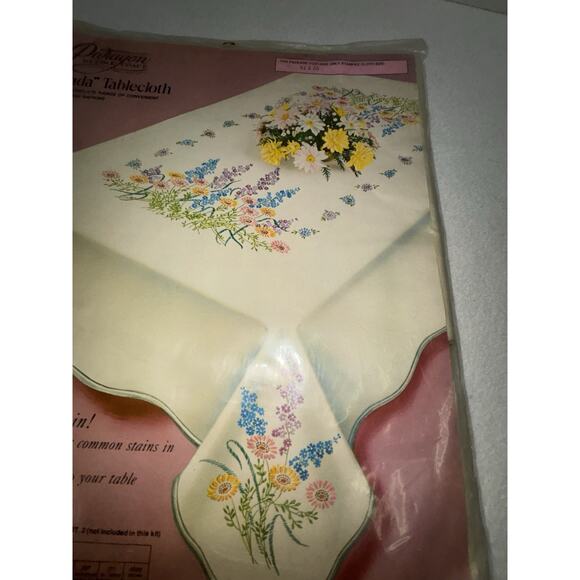 Vtg Paragon Needlecraft Tablecloth Only Contada Embroidery 0403 51 x 70 1976 NOS - Picture 3 of 9